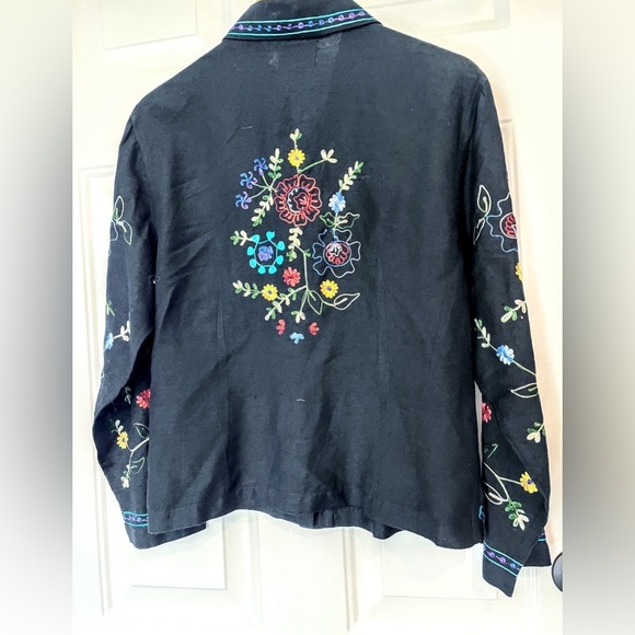 Tantrums Collections Light Weight Emroidered Floral Button Down Shirt/Jacket PS - Picture 8 of 11